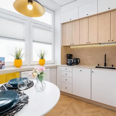 Warszauera Z Klimatyzacja Na Krakowskim Kazimierzu By Renters Cracovia
