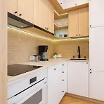 Warszauera Z Klimatyzacja Na Krakowskim Kazimierzu By Renters Apartment