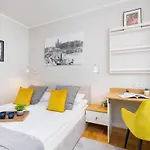 Apartment Warszauera Z Klimatyzacja Na Krakowskim Kazimierzu By Renters *