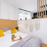Apartment Warszauera Z Klimatyzacja Na Krakowskim Kazimierzu By Renters *