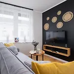 Warszauera Z Klimatyzacja Na Krakowskim Kazimierzu By Renters Apartment