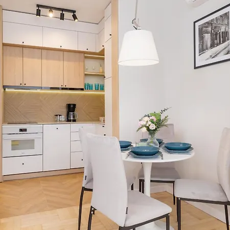 Apartman Warszauera Z Klimatyzacja Na Krakowskim Kazimierzu By Renters