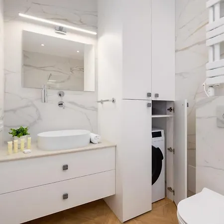 Apartman Warszauera Z Klimatyzacja Na Krakowskim Kazimierzu By Renters Krakkó