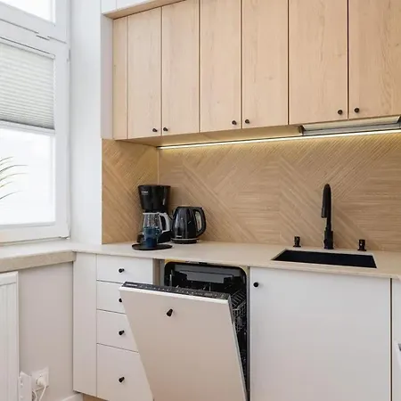 Warszauera Z Klimatyzacja Na Krakowskim Kazimierzu By Renters Apartman