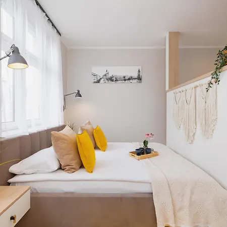 Warszauera Z Klimatyzacją Na Krakowskim Kazimierzu By Renters *